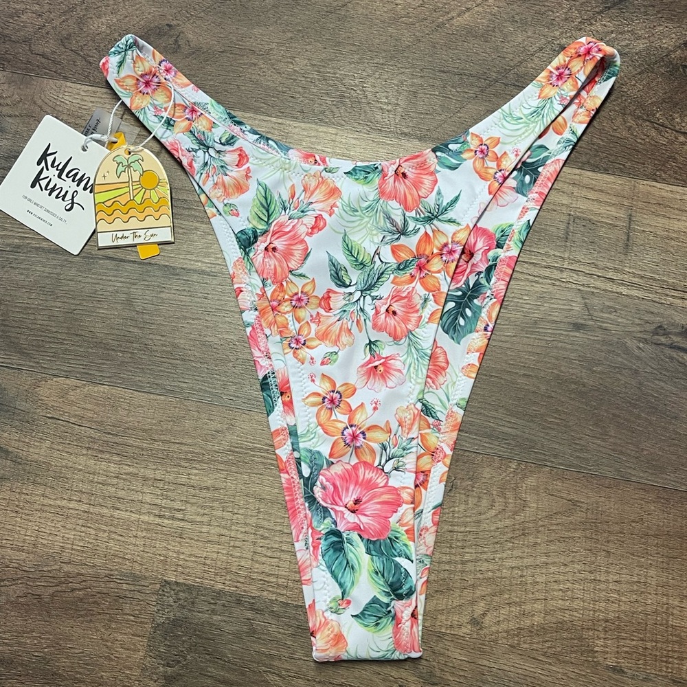 Kulani Kinis Tropicana